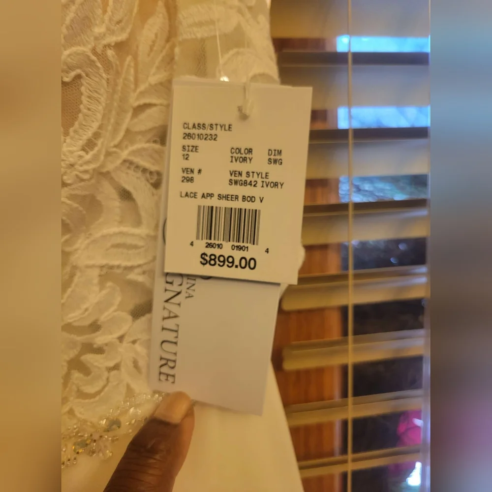 Wedding Dresses Sz 12 Ven Style - Picture 3 of 7